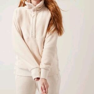 Athleta Recover Cozy Snap Fleece Sweatshirt in Chantilly Cream Size XS